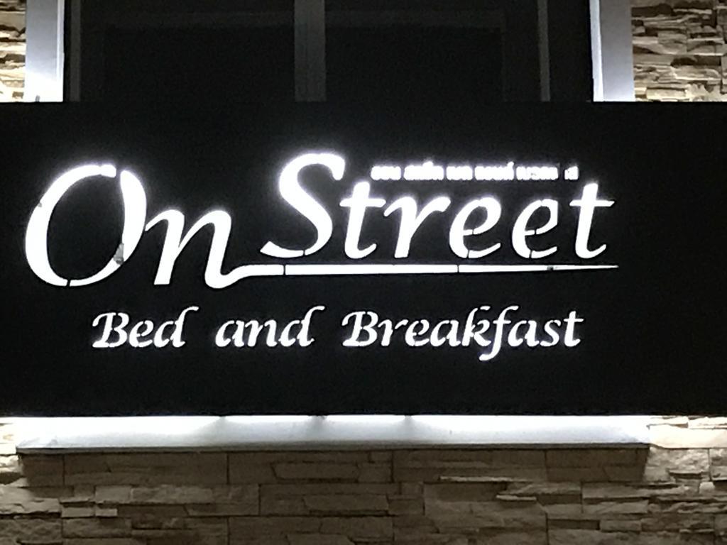 On Street Bed And Breakfast Ban Karon Exterior foto